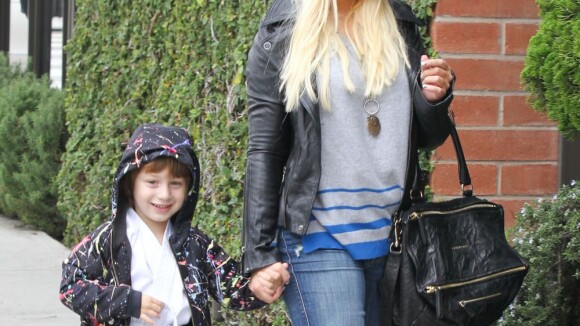 Christina Aguilera se cache et son fils Max joue les stars
