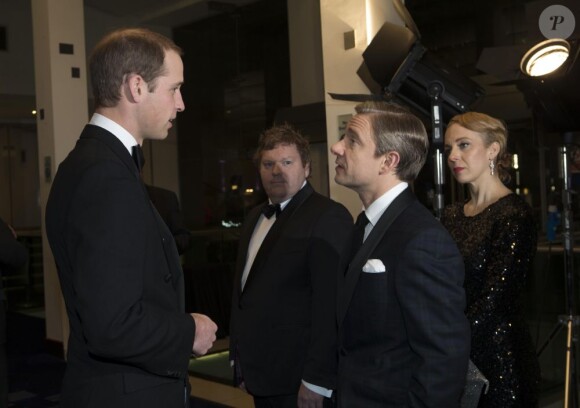 Le prince William face à Martin Freeman lors de l'avant-première royale de The Hobbit le 12 décembre 2012 à l'Odeon Leicester Square.