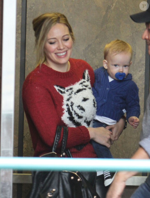 Hilary Duff a déposé son fils Luca à la crèche à Sherman Oaks, le 12 decembre 2012.