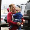 Hilary Duff et son fils Luca font du shopping à West Hollywood, le 12 decembre 2012.