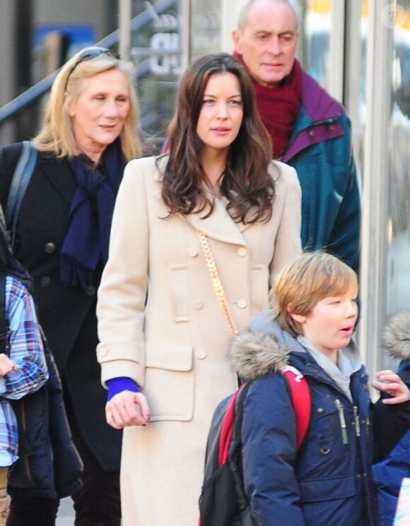 Liv Tyler et son fils Milo dans les rues de New York, le 14 décembre 2012.