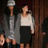 La chanteuse Rihanna et une amie devant le club Las Palmas à Los Angeles, le 14 décembre.