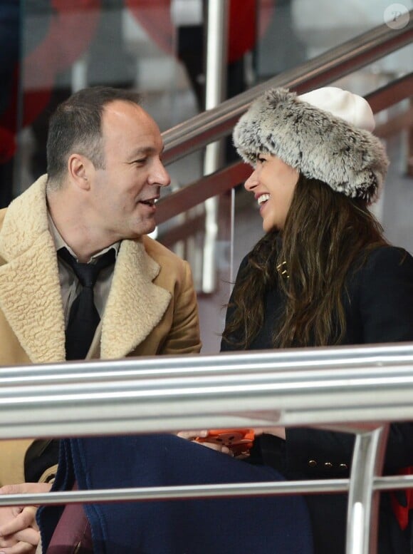 Catalina Denis et son époux Alexandre lors du match entre le PSG et Lyon le 16 décembre 2012 au Parc des Princes (victoire 1-0 du PSG) à Paris