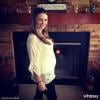 Beverly Mitchell a posté sur Twitter une photo d'elle enceinte le 22 novembre 2012.