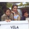 La carte de voeux d'Elena d'Espagne, qui pose avec ses enfants Victoria et Felipe à la Villa Giralda à Estoril, au Portugal, pour les fêtes de fin d'année 2012 et la nouvelle année 2013.