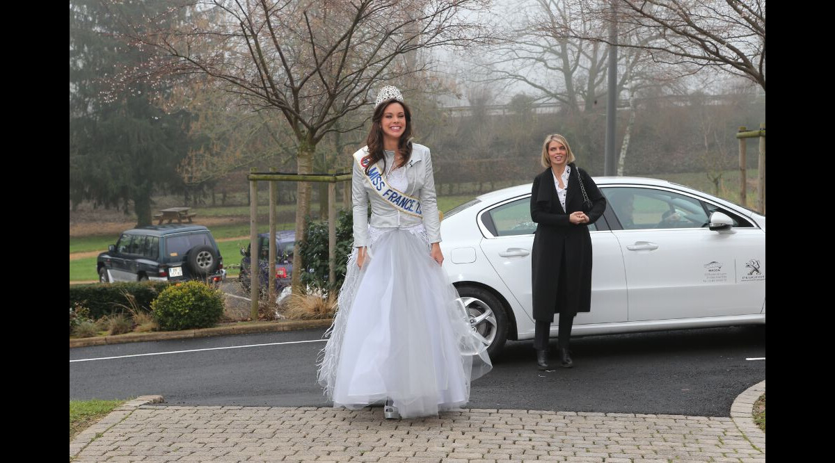 Photo Marine Lorphelin Miss France Aux C T S De Sylvie Tellier Lors De Son Retour Dans