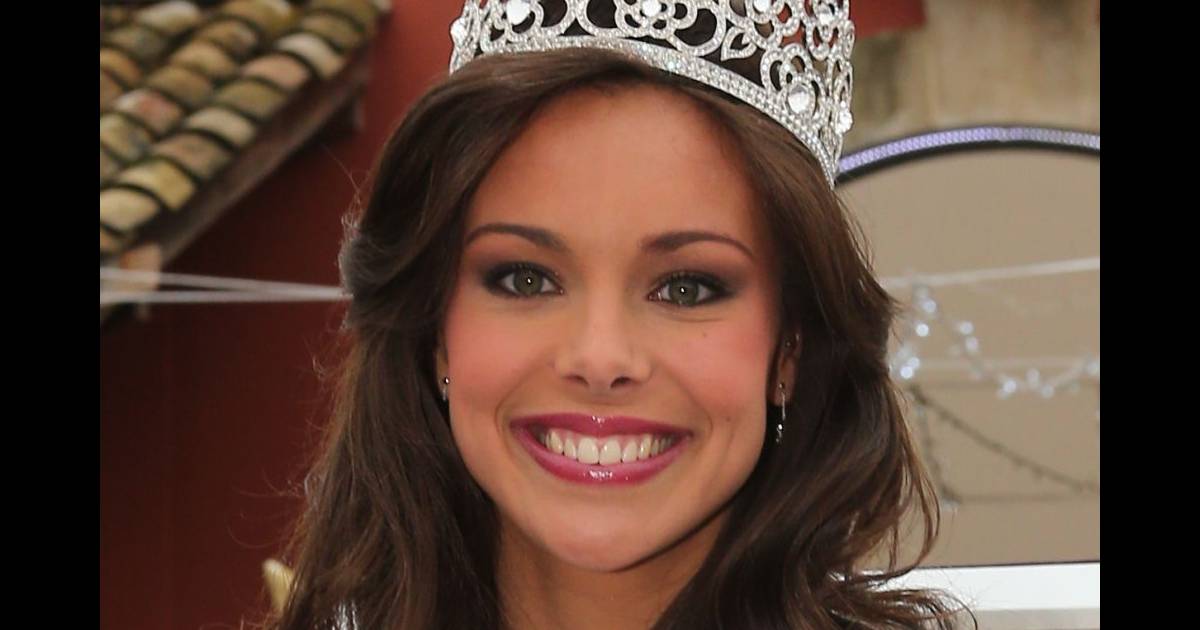 Marine Lorphelin Miss France Une Divine Princesse De Retour Chez Elle Purepeople