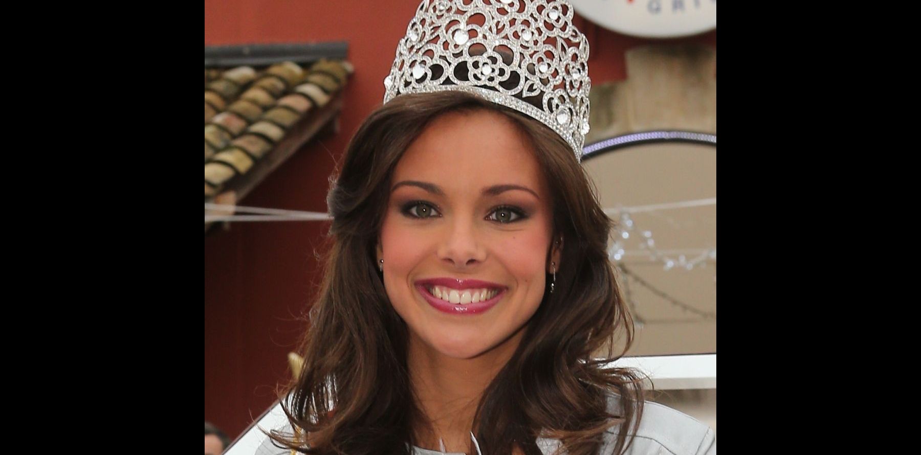 Marine Lorphelin Miss France Une Divine Princesse De Retour Chez Elle Purepeople