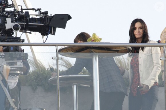 Courteney Cox en plein tournage de la série Cougar Town à Venice Beach, le 20 décembre 2012.