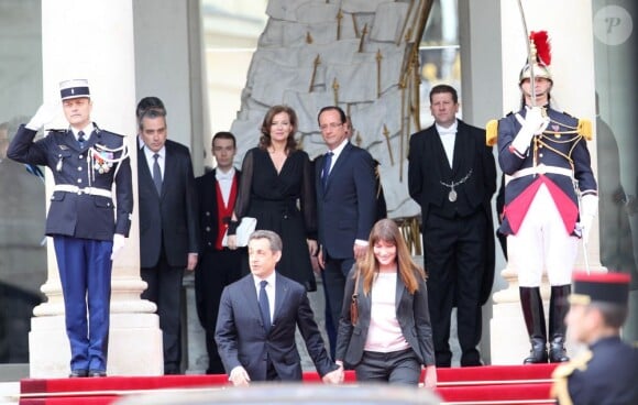 François Hollande et sa compagne Valérie Trierweiler ont remplacé Nicolas Sarkozy et Carla-Bruni Sarkozy à l'Élysée. Le 15 mai 2012.