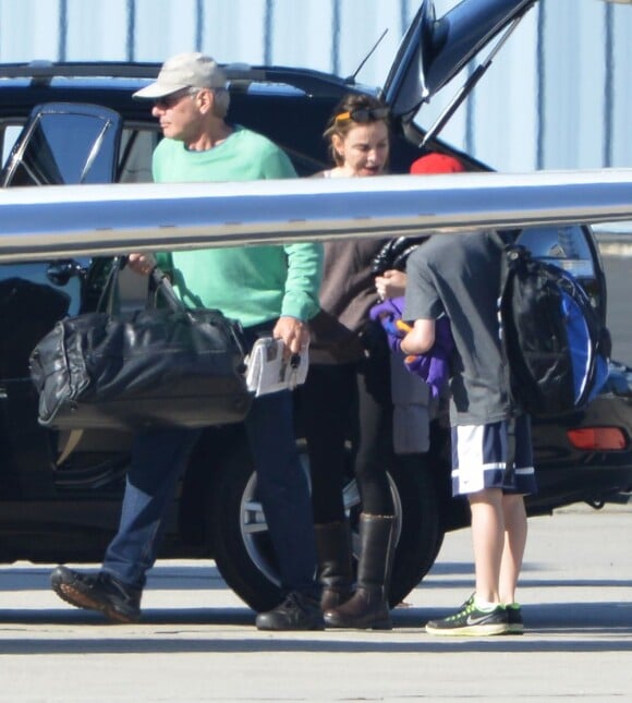 Harrison Ford pilote son avion transportant sa famille le 26 décembre 2012 à Los Angeles : il emmène sa famille, dont sa femme Calista Flockhart et leur fils Liam
