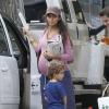 Camila Alves, enceinte de huit mois, rendant visite à son mari Matthew McConaughey avec leurs enfants Levi et Vida sur le tournage du film The Dallas Buyers Club à La Nouvelle-Orléans, le 11 novembre 2012.