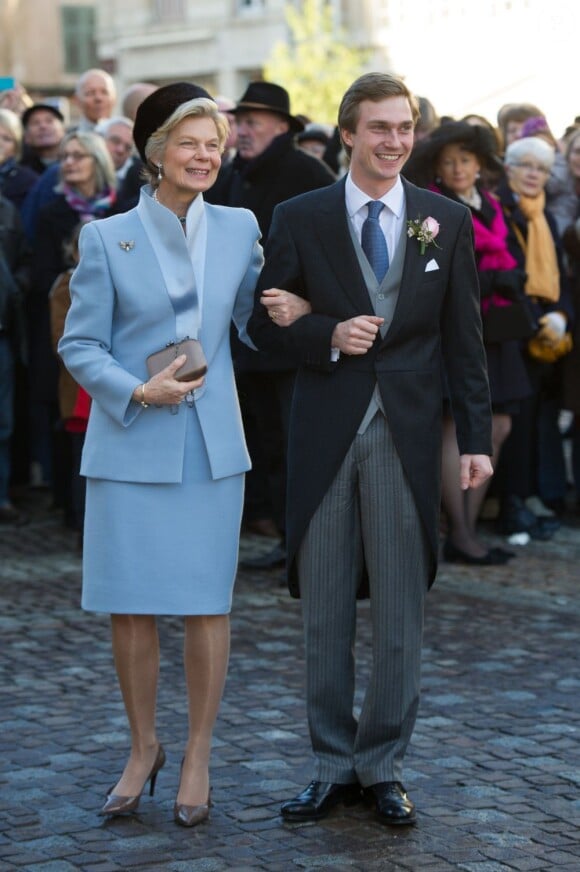 La princesse Marie-Astrid de Luxembourg arrivant au bras de son fils l'archiduc Christoph, le marié. Mariage religieux de l'archiduc d'Autriche Christoph de Habsbourg-Lorraine et d'Adélaïde Drapé-Frisch, le 29 décembre 2012 à Nancy, en la basilique Saint-Epvre, suivi d'une réception à l'Hôtel de Ville, place Stanislas.