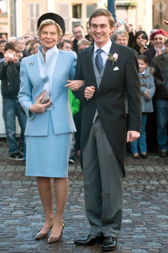 Marie-Astrid de Luxembourg arrivant au bras de son fils l'archiduc Christoph, le marié. Mariage religieux de l'archiduc d'Autriche Christoph de Habsbourg-Lorraine et d'Adélaïde Drapé-Frisch, le 29 décembre 2012 à Nancy, en la basilique Saint-Epvre, suivi d'une réception à l'Hôtel de Ville, place Stanislas.
