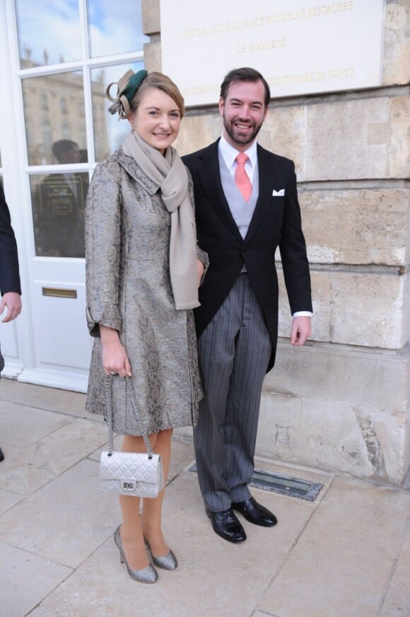 La princesse Stéphanie et le prince Guillaume de Luxembourg arrivant à l'Hôtel de Ville de Nancy pour la réception du mariage religieux de Christoph de Habsbourg-Lorraine et Adélaïde Drapé-Frisch célébré le 29 décembre 2012 à Nancy, en la basilique Saint-Epvre.