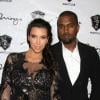 Kim Kardashian enceinte et son petit ami Kanye West fêtent le nouvel an à la boîte de nuit 1 OAK au Mirage à Las Vegas, le 31 décembre 2012.