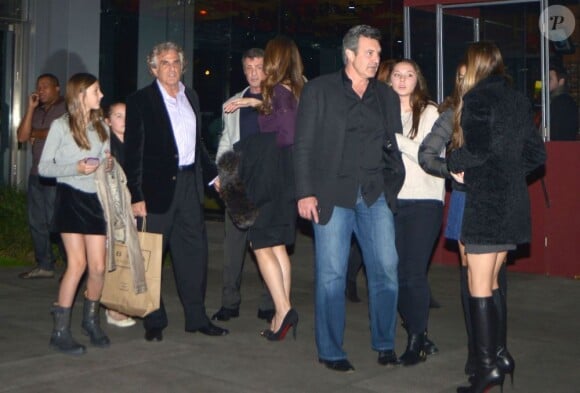 Sylvester Stallone, sa femme Jennifer Flavin, et leurs filles Sophia, Sistine et Scarlet sortent du restaurant Boa Steakhouse à West Hollywood. Le 5 janvier 2013. Le couple a retrouvé des amis au restaurant.