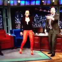 Bill Cosby danse avec Tempestt Bledsoe, sa fille dans le ''Cosby Show'' !