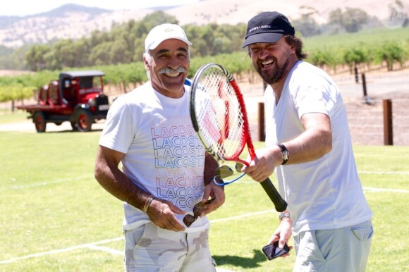 Mansour Bahrami et Henri Leconte lors de la conférence de presse du World Tennis Challenge à Barossa Valley du côté d'Adélaide le 8 janvier 2013