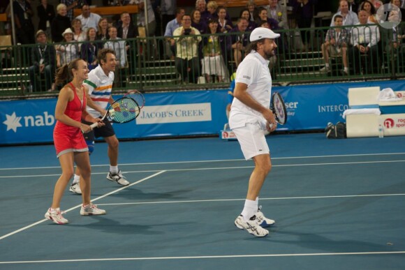 Martina Hingis, Henri Leconte et Mats Wilander lors du World Tennis Challenge à Adelaide le 8 janvier 2013