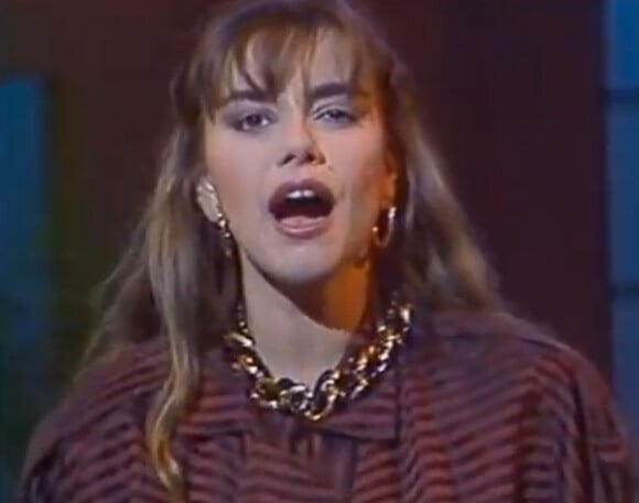 Muriel Dacq dans le clip de Là où ça en 1986.
