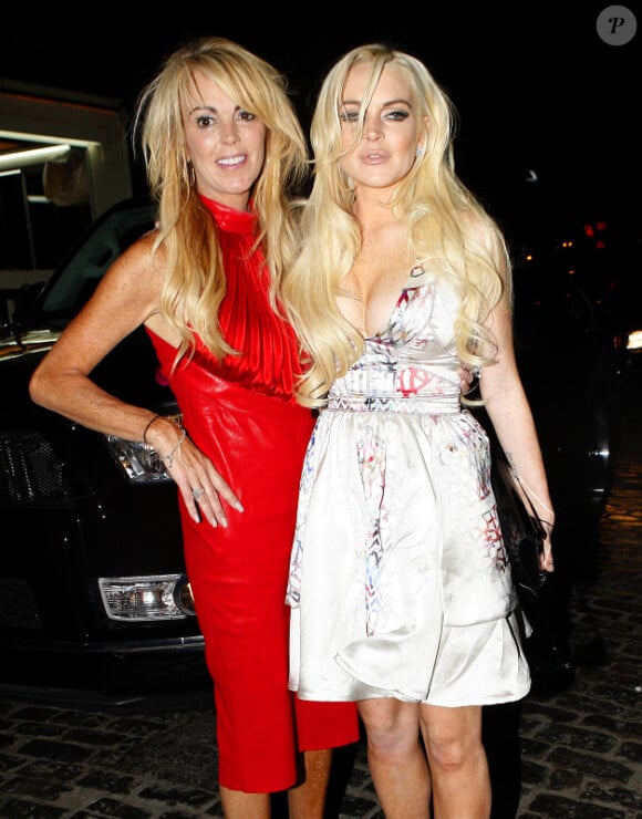 Lindsay Lohan et sa mère Dina, à la sortie d'une soirée à New York, le 14 septembre 2011.