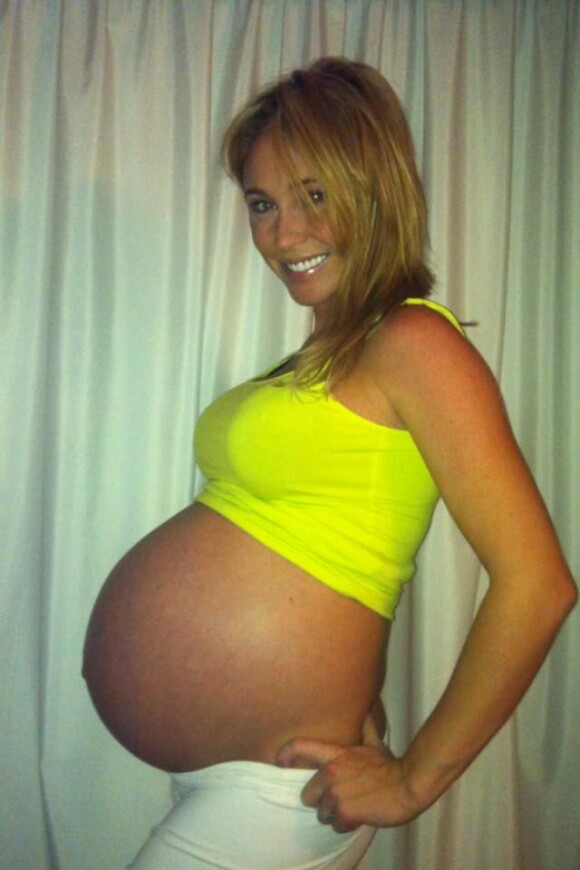 Jenny Frost très enceinte de ses jumelles, le 9 janvier 2013.