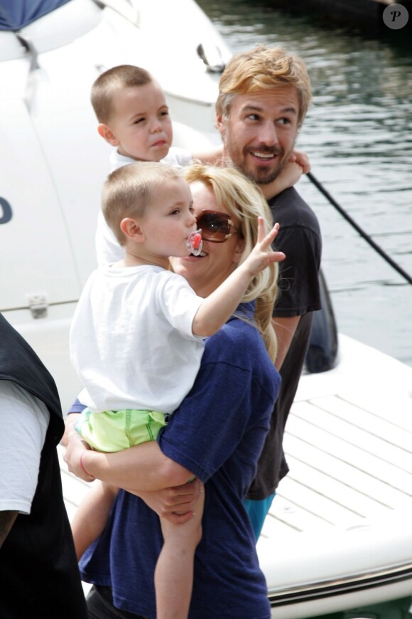 Britney Spears et Jason Trawick en vacances en Australie le 15 novembre 2009. Jason Trawick a tout de suite été proche des deux enfants de Britney.