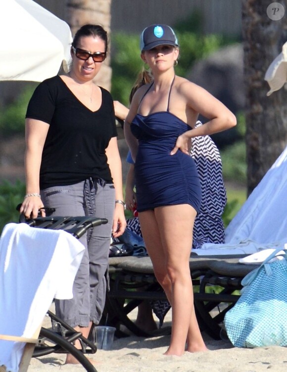 Reese Witherspoon passe le début d'année au soleil à Hawaï avec sa petite famille. Le 2 janvier 2013.