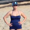 Reese Witherspoon passe le début d'année au soleil à Hawaï avec son mari Jim Toth, leur bébé Tennessee, et les enfants de l'actrice Deacon et Ava. Le 2 janvier 2013. Elle a dévoilé un maillot de bain très rétro.