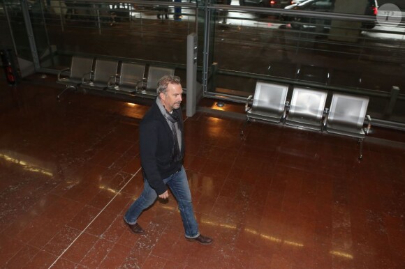 Kevin Costner à l'aéroport Roissy-Charles-de-Gaulle, le 15 janvier 2013.