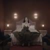 Dita Von Teese s'abandonne à des fantasmes sexuels intenses dans le clip Disintegration du duo synthpop anglais Monarchy (janvier 2013)