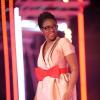 Julie lors du premier prime de Nouvelle Star sur D8 le mardi 15 janvier 2013