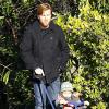 Ewan McGregor se promène avec sa quatrième fille Anouk. Photo prise à Los Angeles, le 16 janvier 2013.