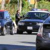 Mila Kunis and Ashton Kutcher ont passé leur dimanche ensemble, entre la marche et un petit contrôle banal pour vérifications des papiers par la police, à West Hollywood, Los Angeles, le 19 janvier 2013.