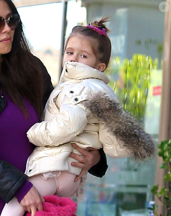 Oksana Grigorieva est allée chercher sa fille Lucia, 3 ans - dont le père est Mel Gibson - à son cours de danse classique le 19 janvier 2013 à Sherman Oaks en Californie