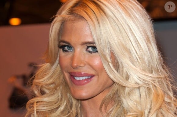Victoria Silvstedt présente Very Victoria Silvstedt, nom de sa collection de lingerie élaborée avec la marque Marie Meili, lors du Salon international de la Lingerie. Paris, le 20 janvier 2013.
