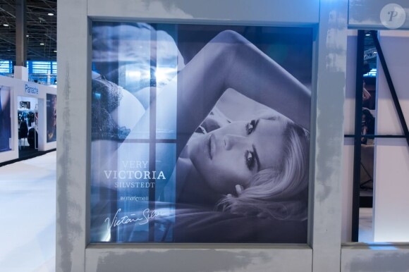 Victoria Silvstedt devient créatrice de lingerie et présente Very Victoria Silvstedt, sa collection élaborée avec la marque Marie Meili, au Salon international de la Lingerie. Paris, le 20 janvier 2013.