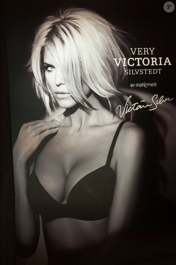 Victoria Silvstedt devient créatrice de lingerie et présente Very Victoria Silvstedt, sa collection élaborée avec la marque Marie Meili, au Salon international de la Lingerie. Paris, le 20 janvier 2013.