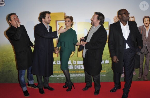 Fabien Onteniente, Edouard Baer, Vahina Giocante, Philippe Duquesne, Lucien Jean-Baptiste lors de l'avant-première du film Turf à Paris le 21 janvier 2013