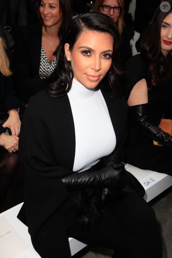 Kim Kardashian lors du défilé haute-couture printemps-été 2013 de Stéphane Rolland au Palais de Tokyo. Paris, le 22 janvier 2013.