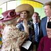 Visite officielle de la reine Beatrix des Pays-Bas, du prince Willem-Alexander et de la princesse Maxima, le 21 janvier 2013, à Brunei, à la découverte notamment du village sur pilotis de Kampong Ayer.