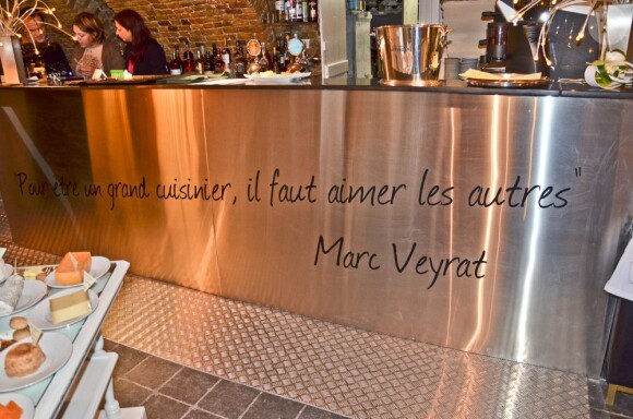 Ludovic Dumont, gagnant du Masterchef 2012 nous invite dans son restaurant 'Le sens' rue du Lion d'or à Dunkerque, le 26 Janvier 2012.