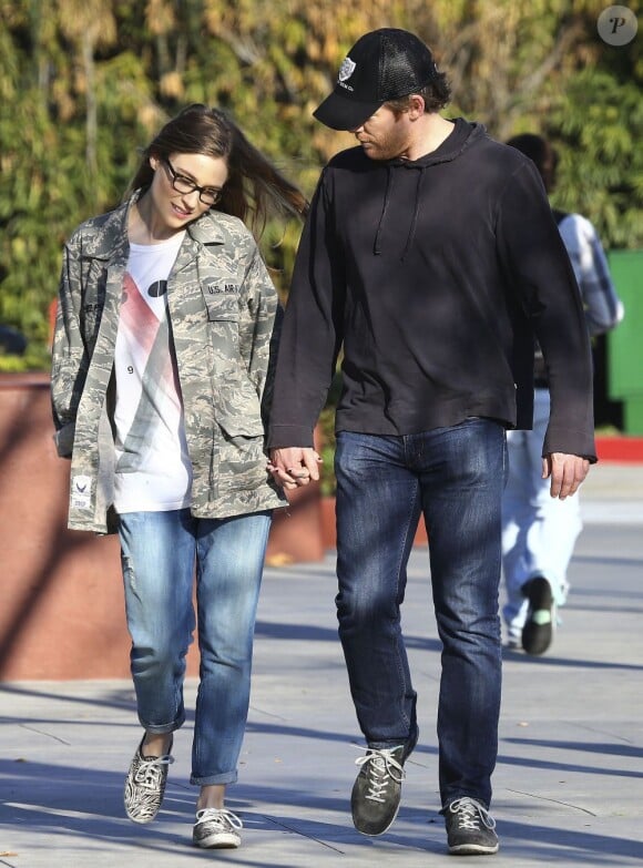 Michael C. Hall et sa petite amie Morgan Macgregor dans le quartier de West Hollywood, à Los Angeles, le 26 janvier 2013.