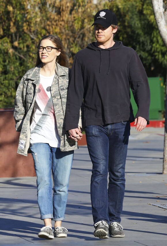 Michael C. Hall et Morgan Macgregor se promènent dans le quartier de West Hollywood, à Los Angeles, le 26 janvier 2013.