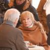 Shirley Mclaine face à Christopher Plummer son dernier amour dans le film Elsa & Fred, en tournage à la Piazza Del Popolo, Rome, le 28 janvier 2013.