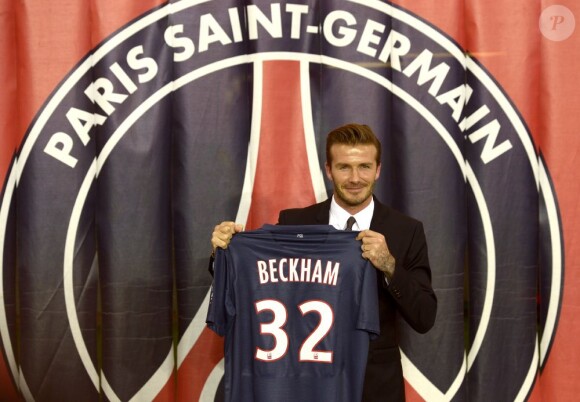 David Beckham lors de sa signature avec le PSG au Parc des Princes à Paris le 31 janvier 2012