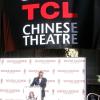 Robert De Niro en plein discours devant le Chinese Theater, le 4 février 2013.