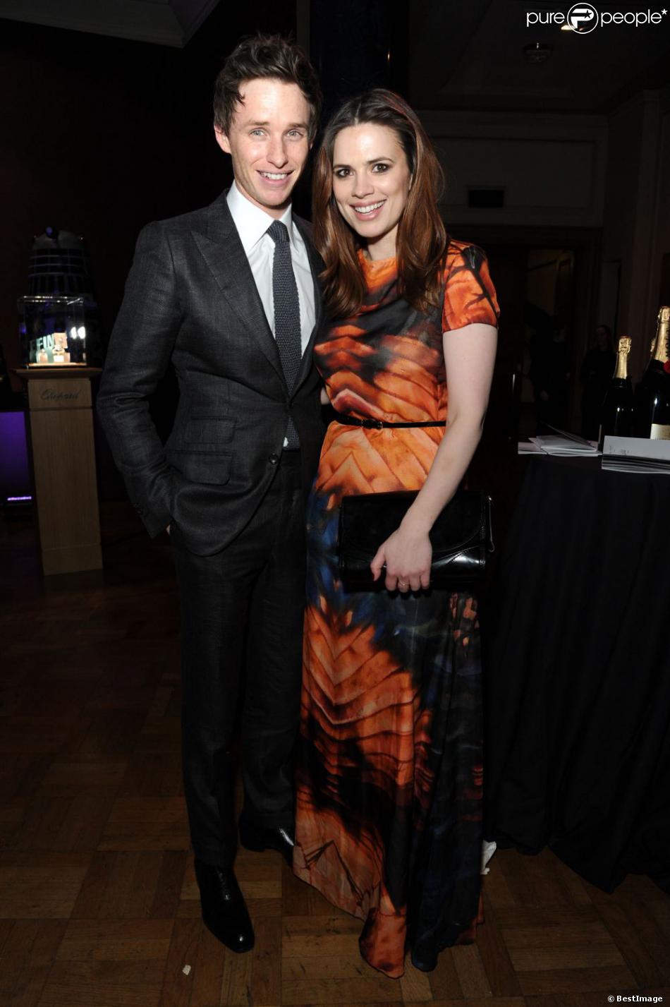 Eddie Redmayne et Hayley Atwell lors des London Evening Standard British Film Awards dans la capitale britannique le 4 février 2013