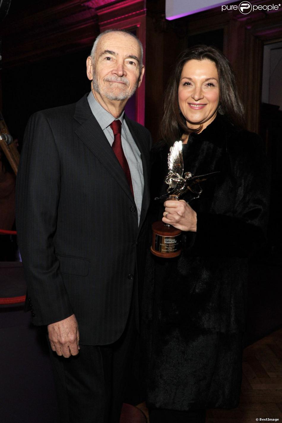 Michael G Wilson et Barbara Broccoli lors des London Evening Standard British Film Awards dans la capitale britannique le 4 février 2013